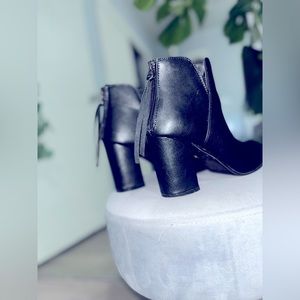 Women’s Size 7 Black Heeled Ankle Booties